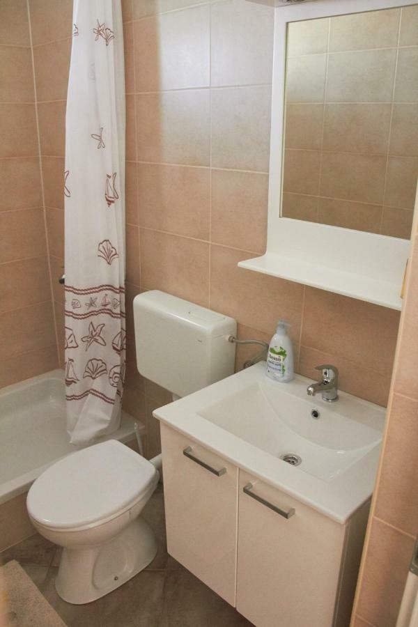 One Bedroom Apartment Simicic Rab Town Luaran gambar